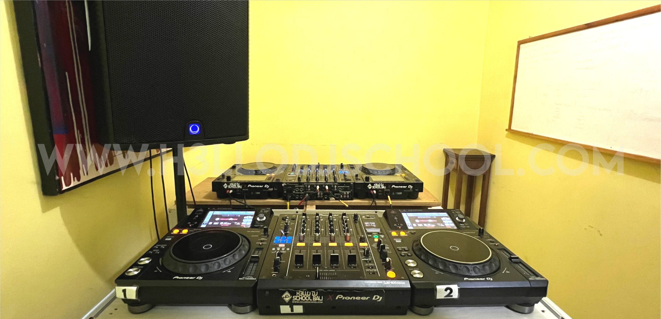 studio 1 - XDJ 1000Mk2