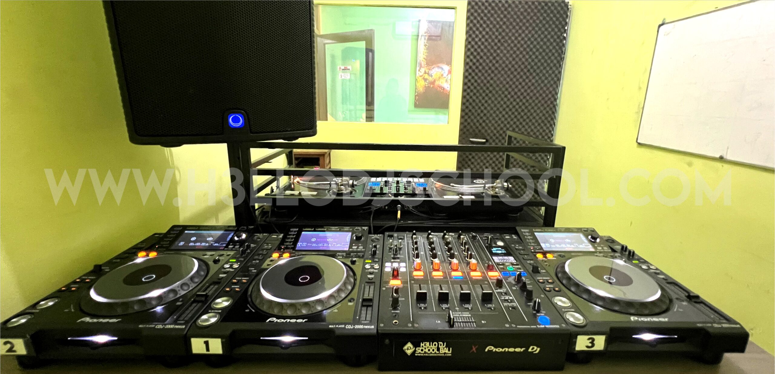 studio 2 - CDJ 2000Nxs