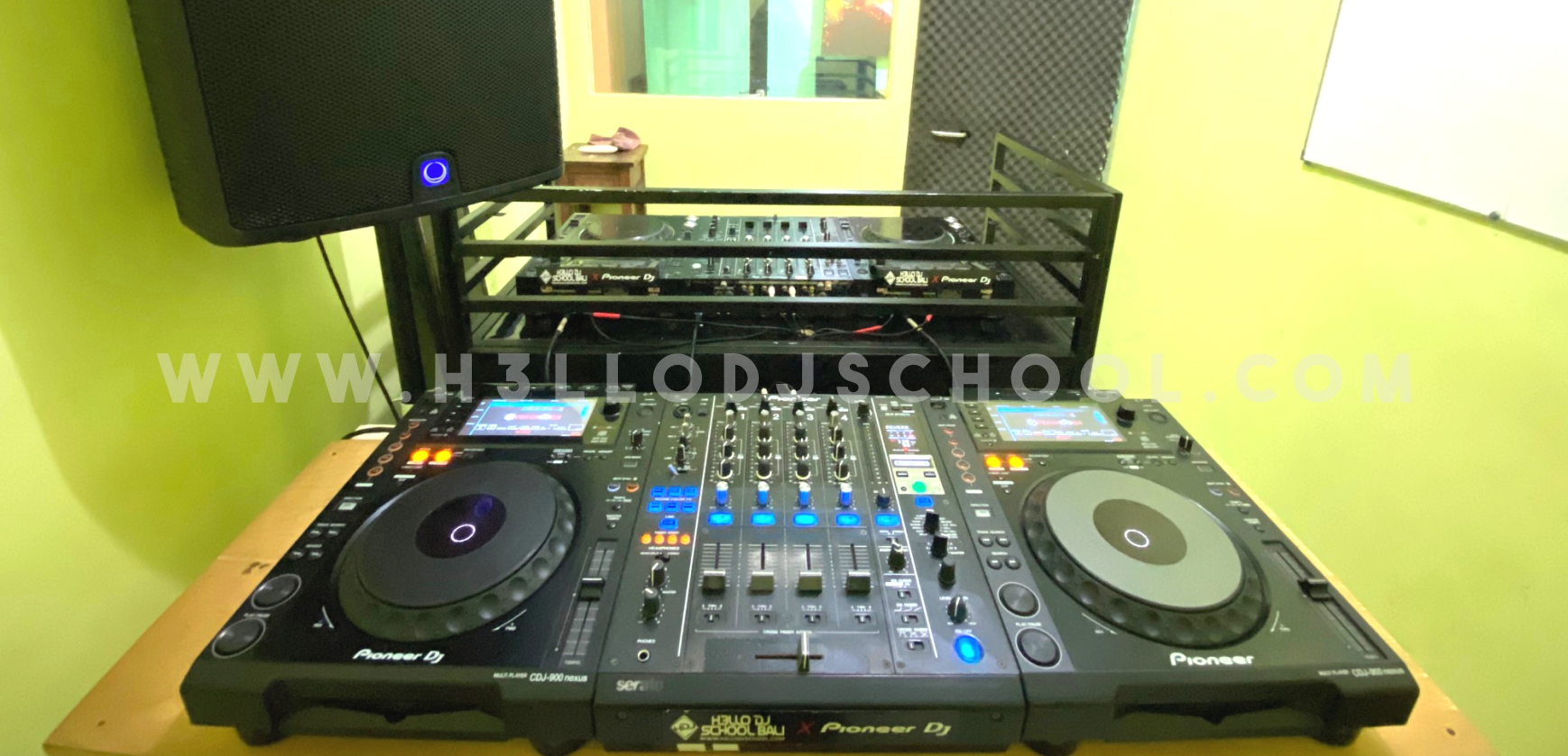 Studio 2.1